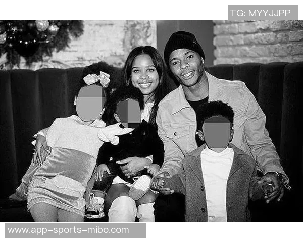 斯特林勇敢对抗蒙面窃贼保护家人安全展现真男人风范